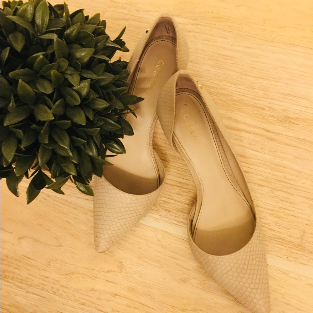 CALVIN KLEIN Cream textured pointed toes heel 8.5
